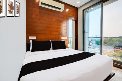 Super Collection O Airport Road Hotel