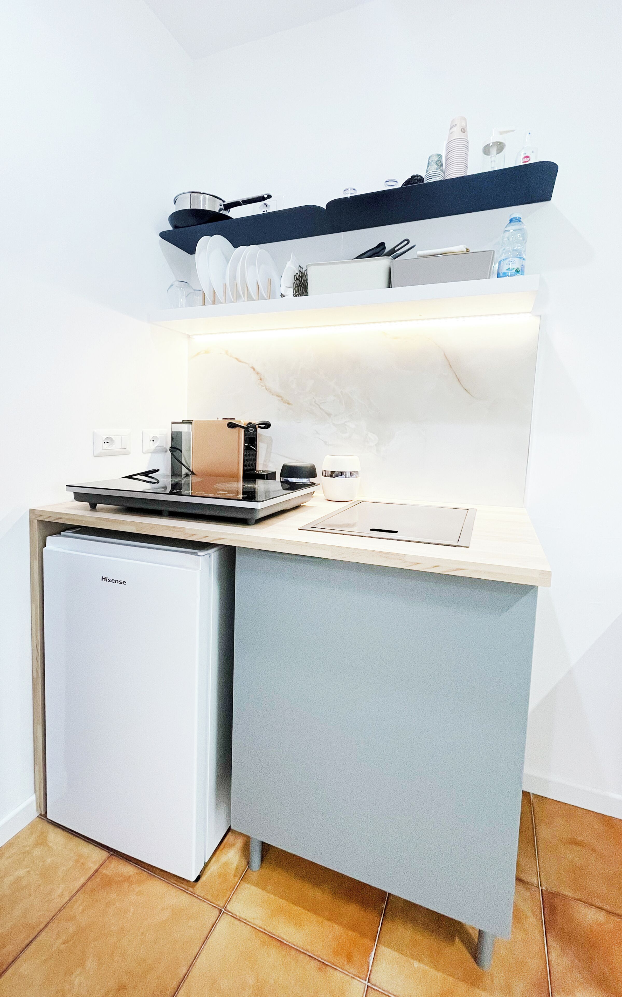 Deluxe Double Room | Private kitchen | Fridge, microwave, espresso maker, coffee/tea maker
