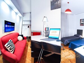 Deluxe Double or Twin Room | Interior - Salerno Place - Design House (Salerno)