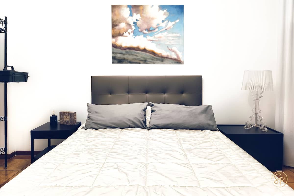 Deluxe Triple Room, Non Smoking, Private Bathroom | Laptop workspace, blackout drapes, soundproofing, iron/ironing board