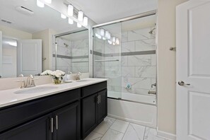 Hair dryer, towels, toilet paper - Storey Lake 4BR Home - Private Pool (Kissimmee)