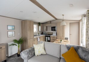 TV - The Beach Hut, Burghead Holiday Park (Burghead)