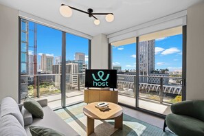 TV - Walk to FIFA Fan Fest |  Worldcenter 2BR & Pool (Miami)