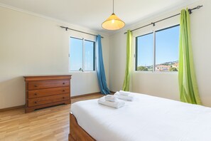 1 bedroom, iron/ironing board, travel cot, free WiFi - SunRising Apartment by Atlantic Holiday (Caniço)