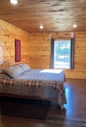 1 bedroom, WiFi, bed sheets - Red Cozy Cottage  1-bedroom cottage in charming Oneida, TN (Oneida)