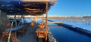 Tempat makan outdoor