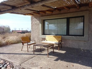 Standard-Doppelzimmer, Blick auf den Weinberg | Terrasse/Patio