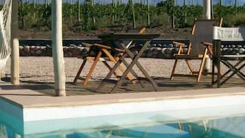 Sæsonbestemt udendørs pool, liggestole