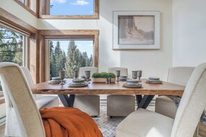 Dining - Ski In&Ski Out Penthouse 3BD and Loft, Pool, HTub (Breckenridge)