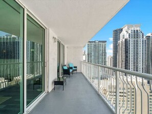 Property grounds - Brickell 1BR • Skyline / Pool • FIFA Fan Fest (Miami)