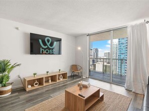 TV, video games - Brickell 1BR • Skyline / Pool • FIFA Fan Fest (Miami)