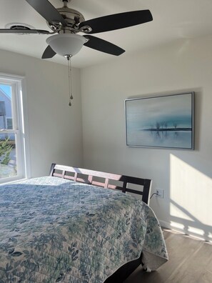 3 slaapkamers, een strijkplank/strijkijzer, wifi, beddengoed