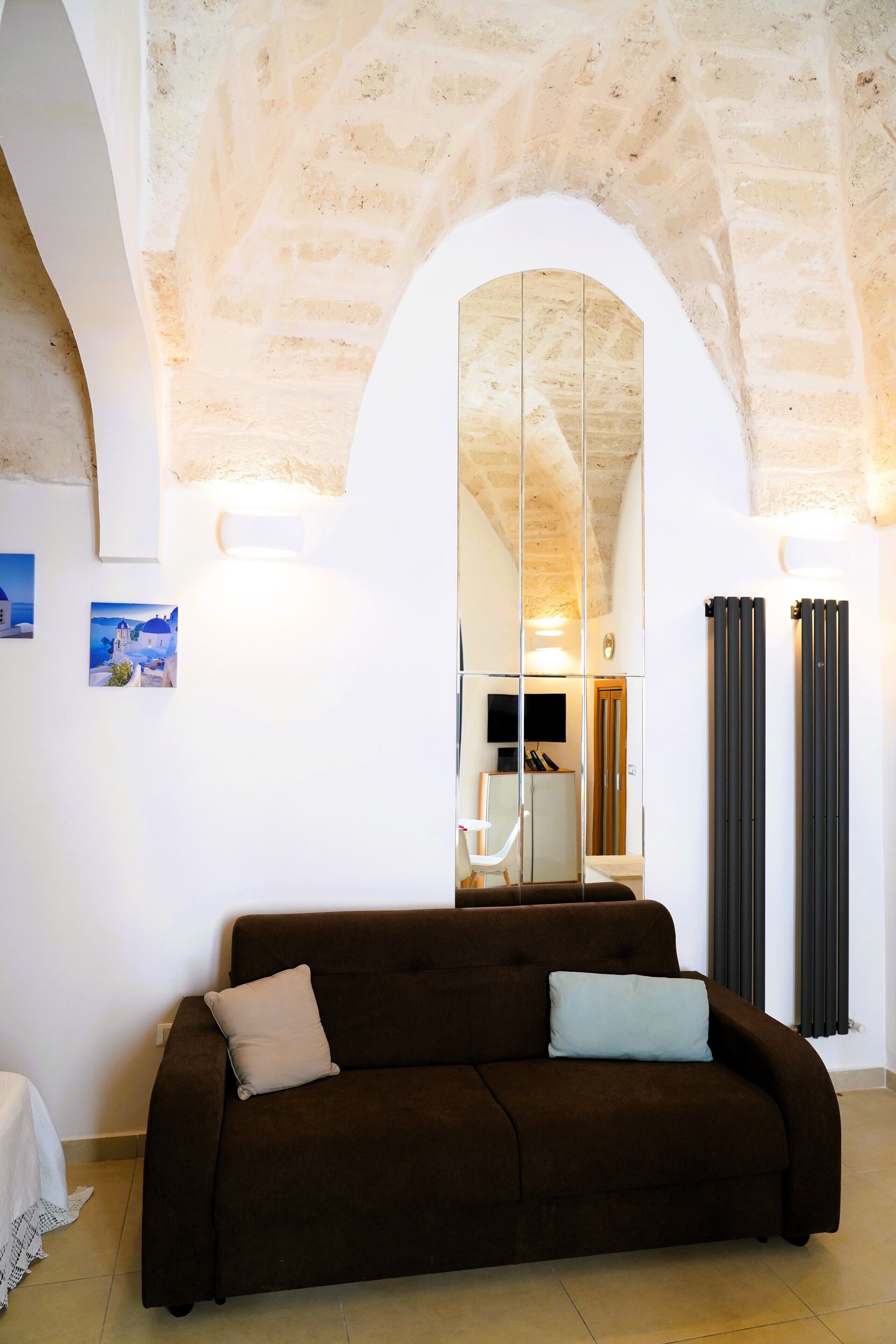 Comfort House, City View | Living area | Flat-screen TV