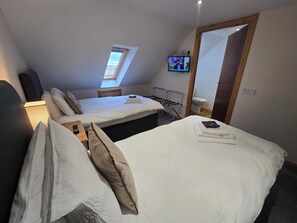 Basic tvåbäddsrum (Benbecula) | Mörkläggningsgardiner