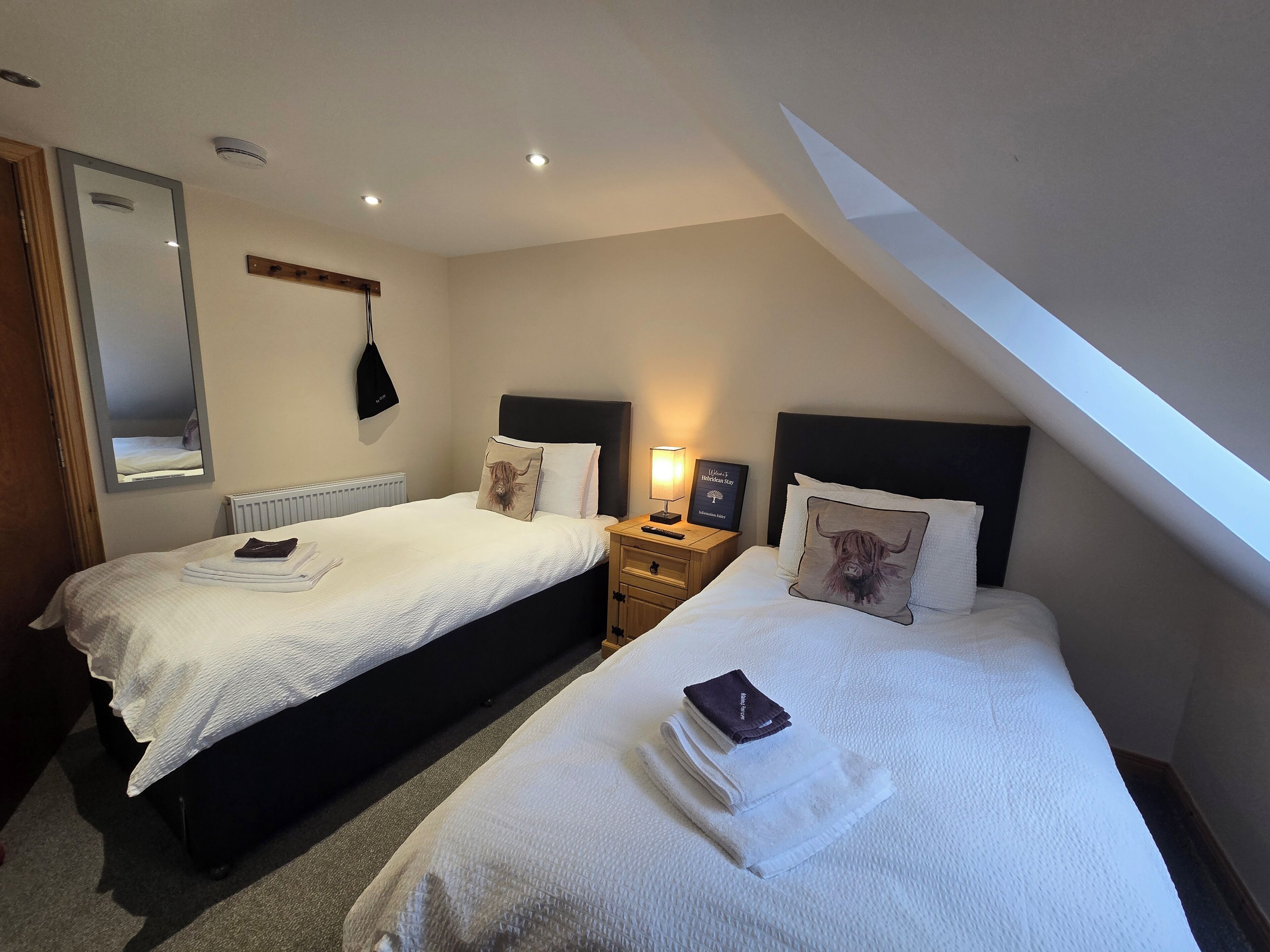 Basic Twin Room (Benbecula)