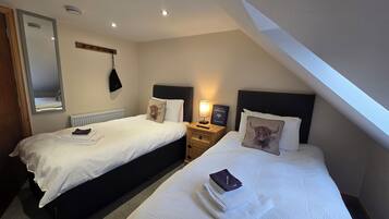 Basic Twin Room (Benbecula)