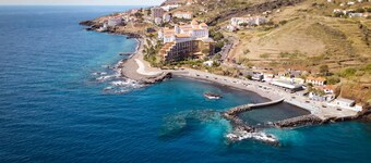 Sunrising Apartment by Atlantic Holiday