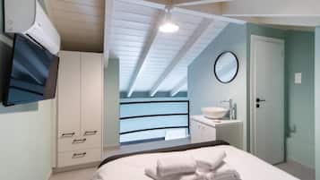 Iron/ironing board, free WiFi