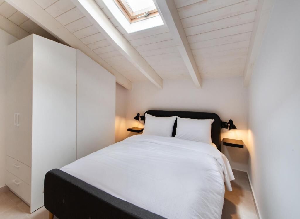 Basic Duplex, Balcony, City View | Iron/ironing board, free WiFi