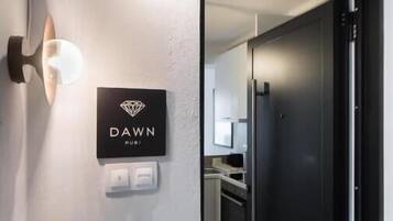 Basic Duplex, Balcony, City View | Interior