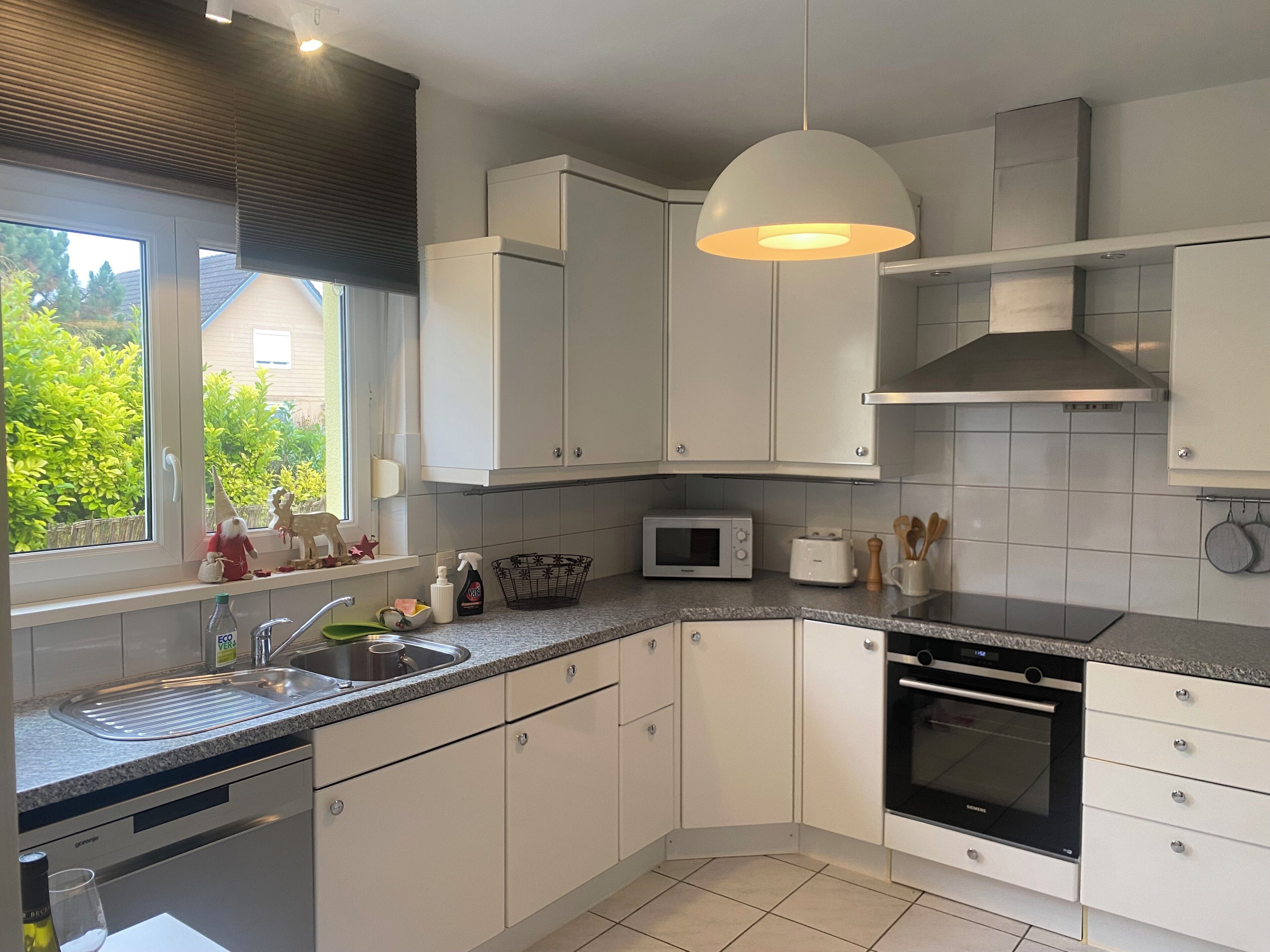 電子レンジ、オーブン、コンロ、食器洗い機