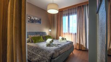 Iron/ironing board, free WiFi, bed sheets