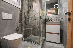 風筒、提供毛巾、番梘、廁紙