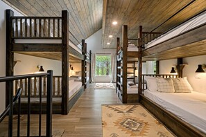 Iron/ironing board, free WiFi, bed sheets - 5 Bedroom Sleeps 24 , Pets OK, Hot Tub, Game Room. (Broken Bow)