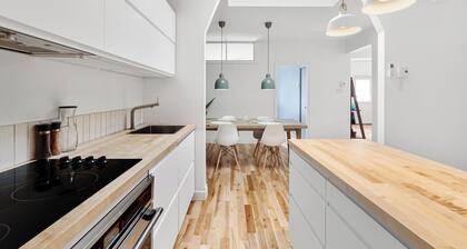 | Le Notre Dame 1 | River & City at the Gateway