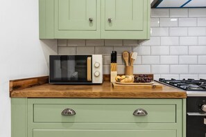 Private kitchen - Beautiful Country Cottage with Views! - Sleeps 8 (Holcombe)