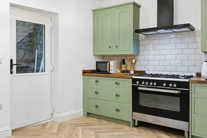 Private kitchen - Beautiful Country Cottage with Views! - Sleeps 8 (Holcombe)