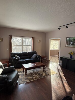 Smart TV, table football, ping pong - Relaxing 2-bedroom house on a back country road.
Private deck in wooded area. (Logan)