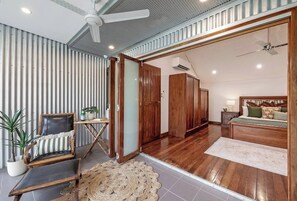 2 habitaciones, tabla de planchar con plancha, cuna de viaje y wifi 