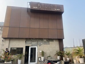 Exterior - Staylo Masterprice Palace (Lucknow)