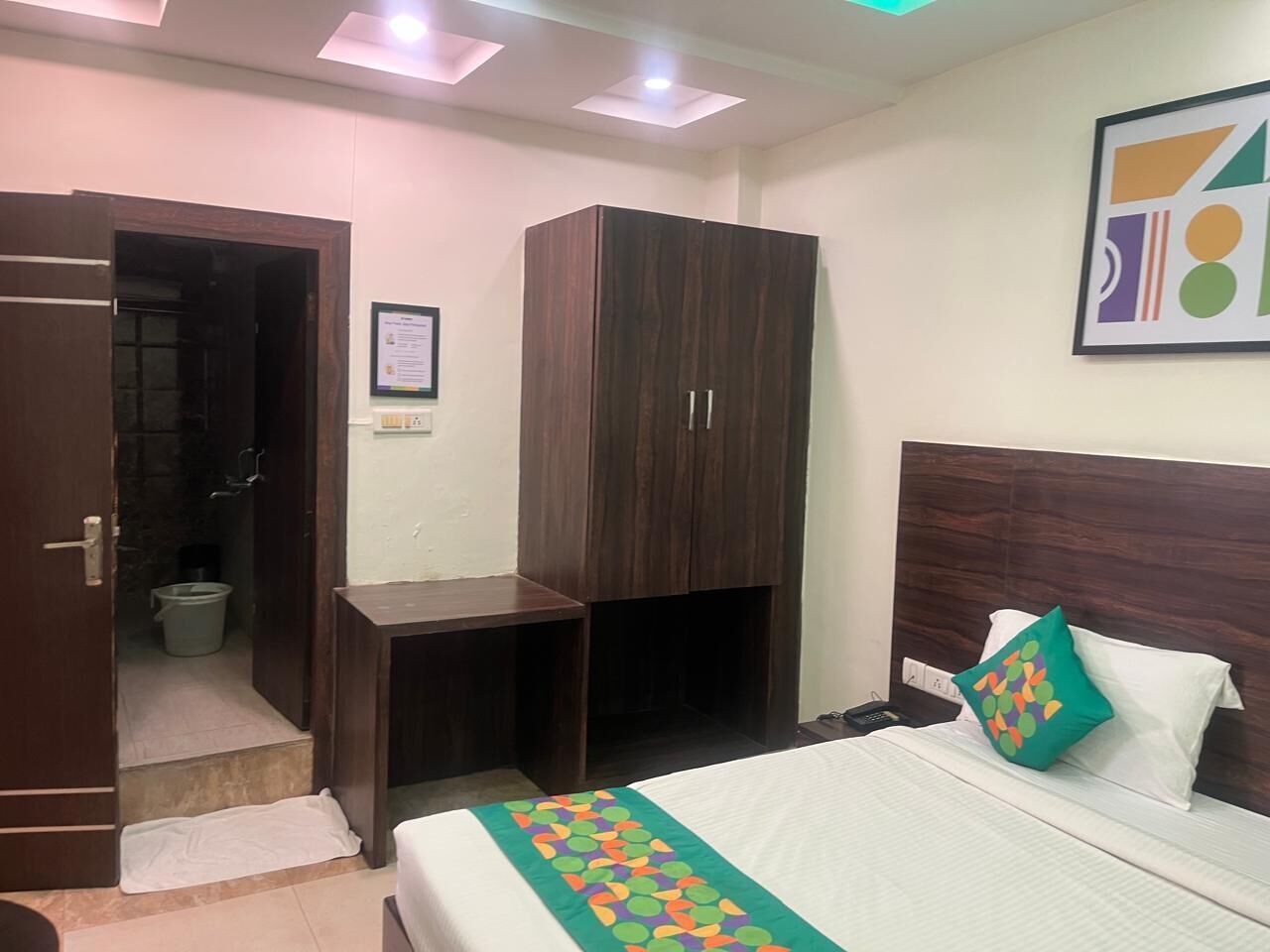 Classic Double Room, City View | Desk, laptop workspace, soundproofing, iron/ironing board