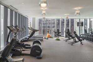 Fitness facility - Elegant Seattle High-Rise King Suite w/ Spa & Skyline Views (Seattle)