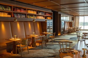 Dining - Refined Downtown Seattle Stay In 3 King Suites (Seattle)