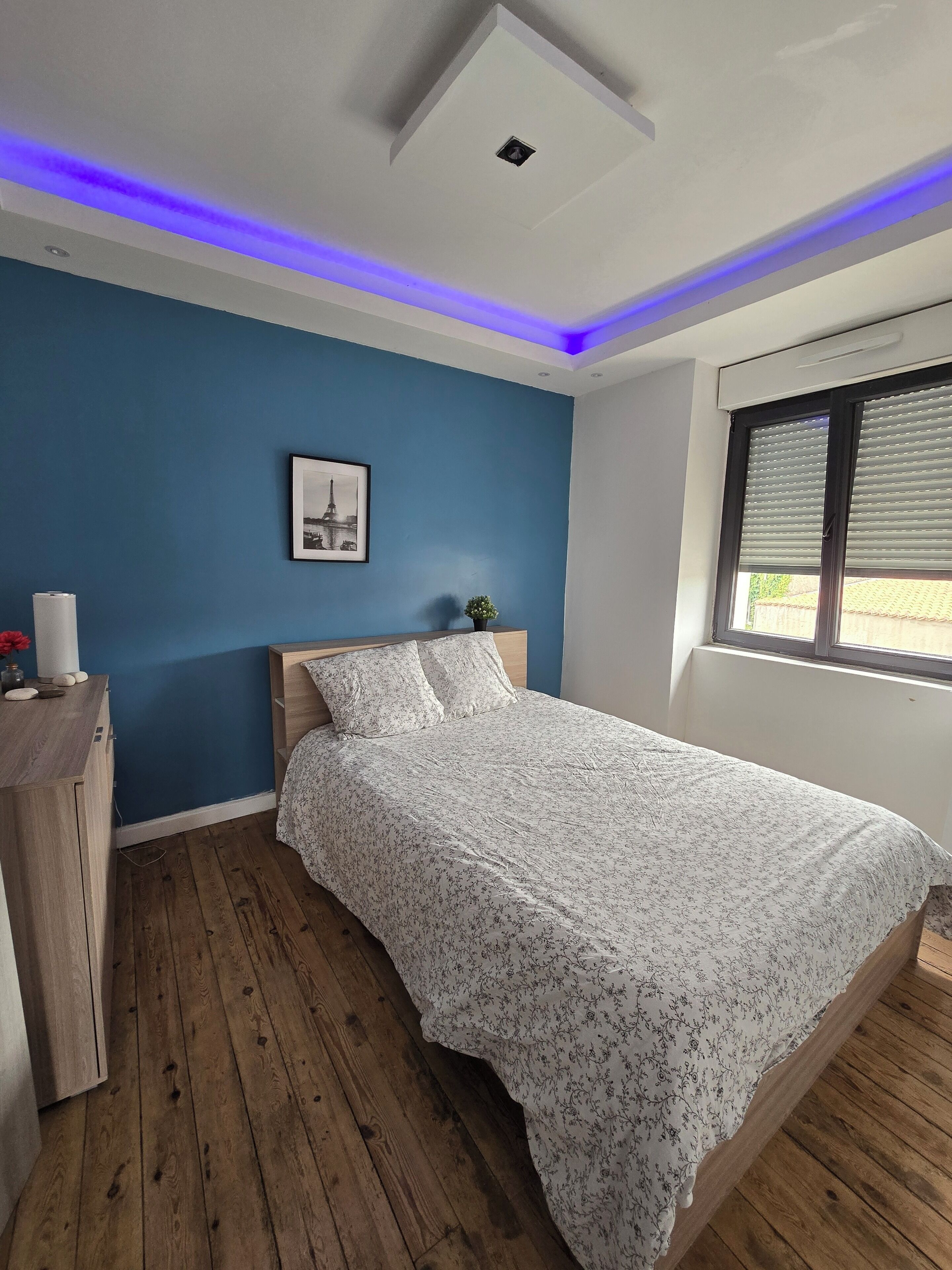 Internet, bed sheets