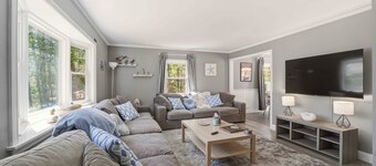 Nice home near Mashpee Commons and all Falmouth has to offer