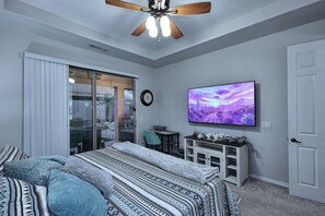 Tabla de planchar con plancha, wifi y ropa de cama 