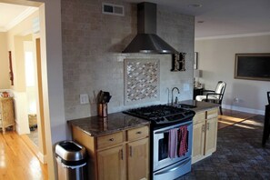 Private kitchen - Wonderful 4-bedroom house in Margate City/ Summer Rental (Margate City)
