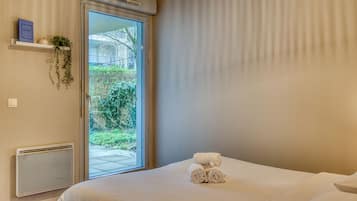 1 habitación, tabla de planchar con plancha, wifi y ropa de cama