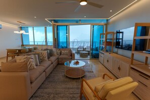 TV, table football, ping pong - 23M Spectacular New Penthouse Oceanview (Panama City)