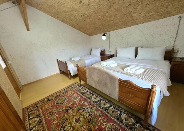 Free WiFi - Hacarat Guest House (Gavarr)