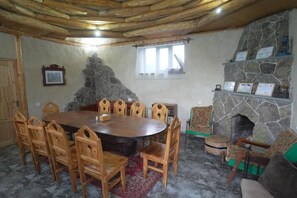 Dining - Hacarat Guest House (Gavarr)