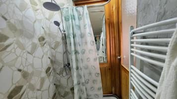 Habitación triple Confort | Baño