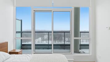 Schreibtisch, WLAN, Bettwäsche