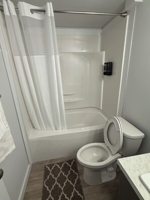 Hair dryer, towels, soap, toilet paper - Modern Private 1 Bedroom Suite in Brighton Saskatoon. Close to U of S and RUH (Saskatoon)