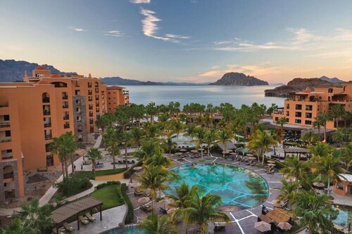 Villa del Palmar Loreto | 1BR Suite | Sleeps 4 | Beach & Pool