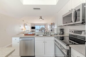 Condo, Multiple Beds (Carlos Pointe #624) | Private kitchen - Carlos Pointe #624 (Fort Myers Beach)